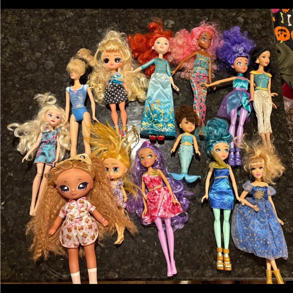 Girls Doll Lot